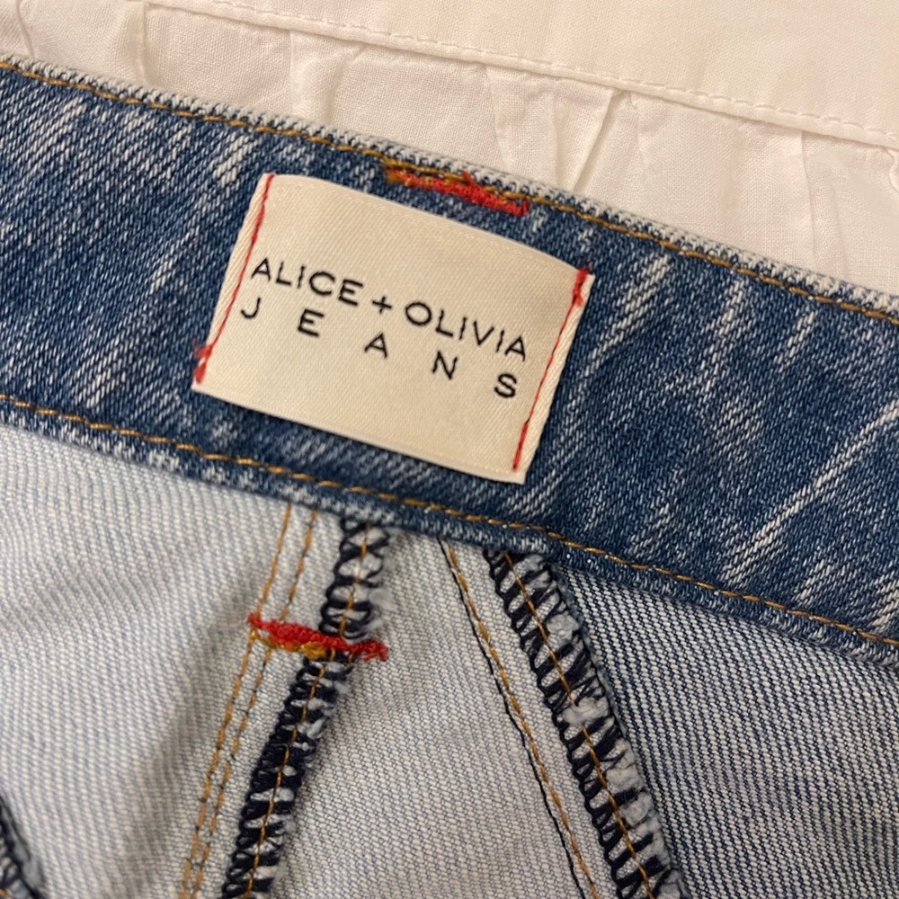 Alice + Olivia Blue Denim Jeans - Picture 10 of 13